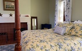 Bourbon Manor Bed & Breakfast Inn